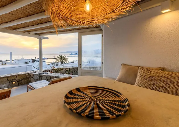 Ferienhaus Supreme House With Views & Pool & Parking