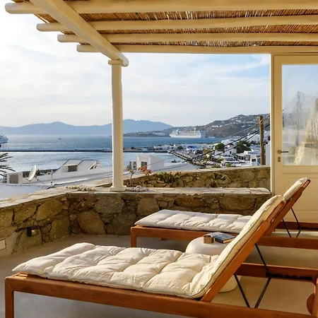 Semesterbostad Supreme House With Views & Pool & Parking
