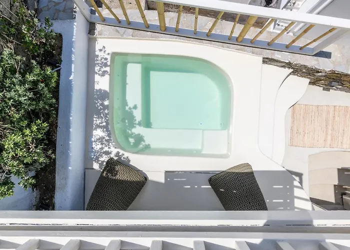 Semesterbostad Supreme House With Views & Pool & Parking