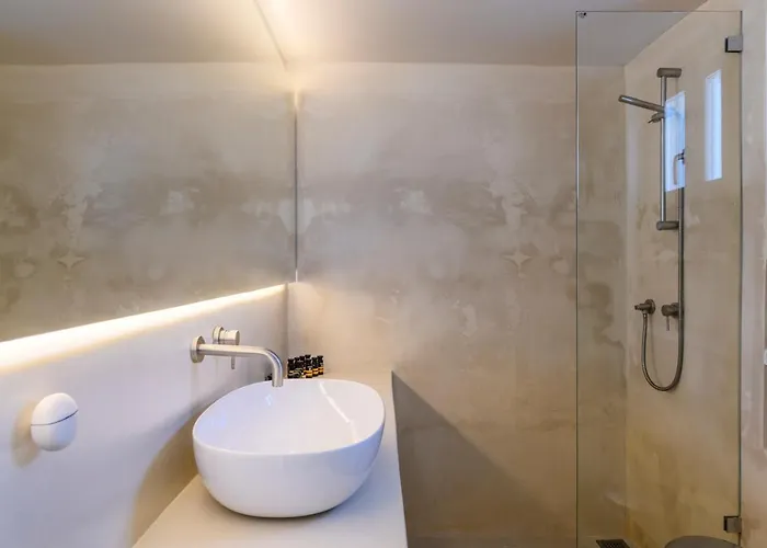 Supreme House With Views & Pool & Parking Semesterbostad *