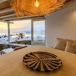 Ferienhaus Supreme House With Views & Pool & Parking